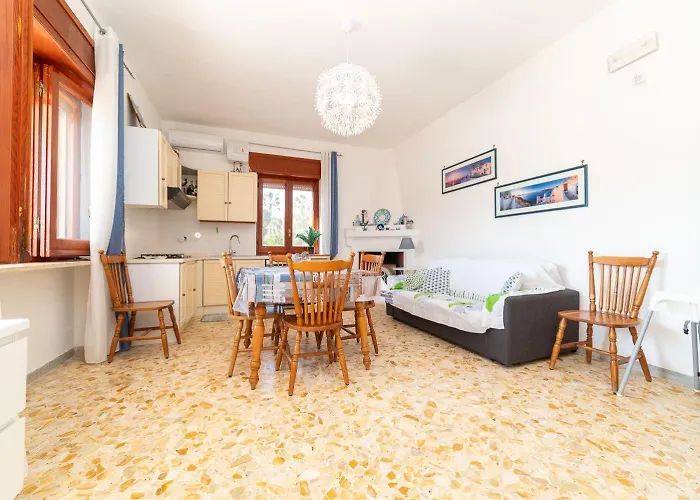 Villetta-Pina-50-metri-da-spiaggia-sabbia-parcheggio
